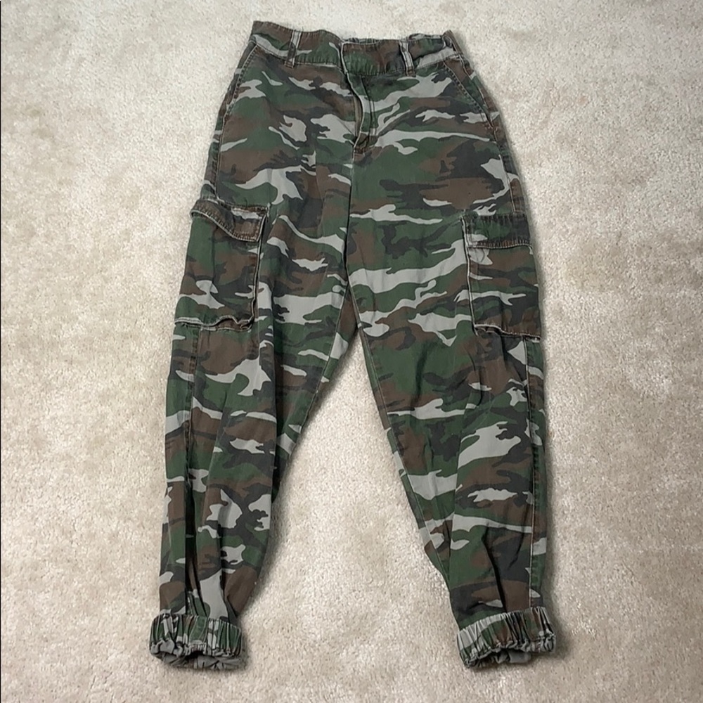 forever 21 • camo pants
